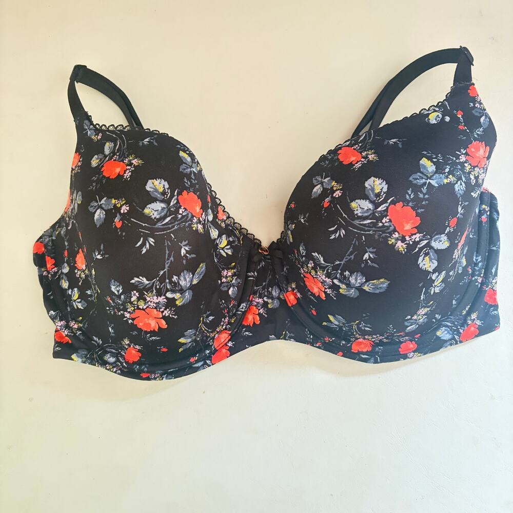 Victoria's Secret Body by Victoria Floral Bra Size 36DDD